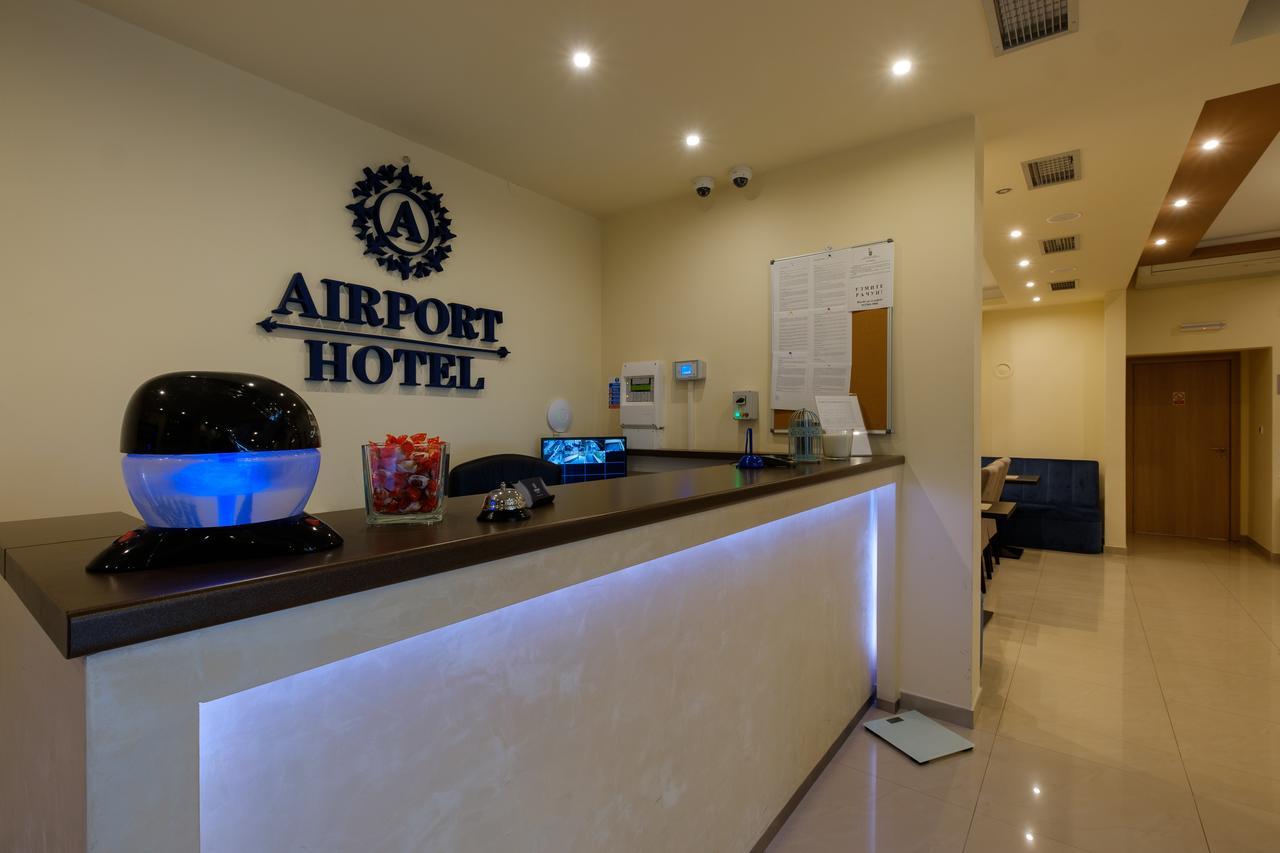 Airport Hotel Garni Belgrad Exteriör bild