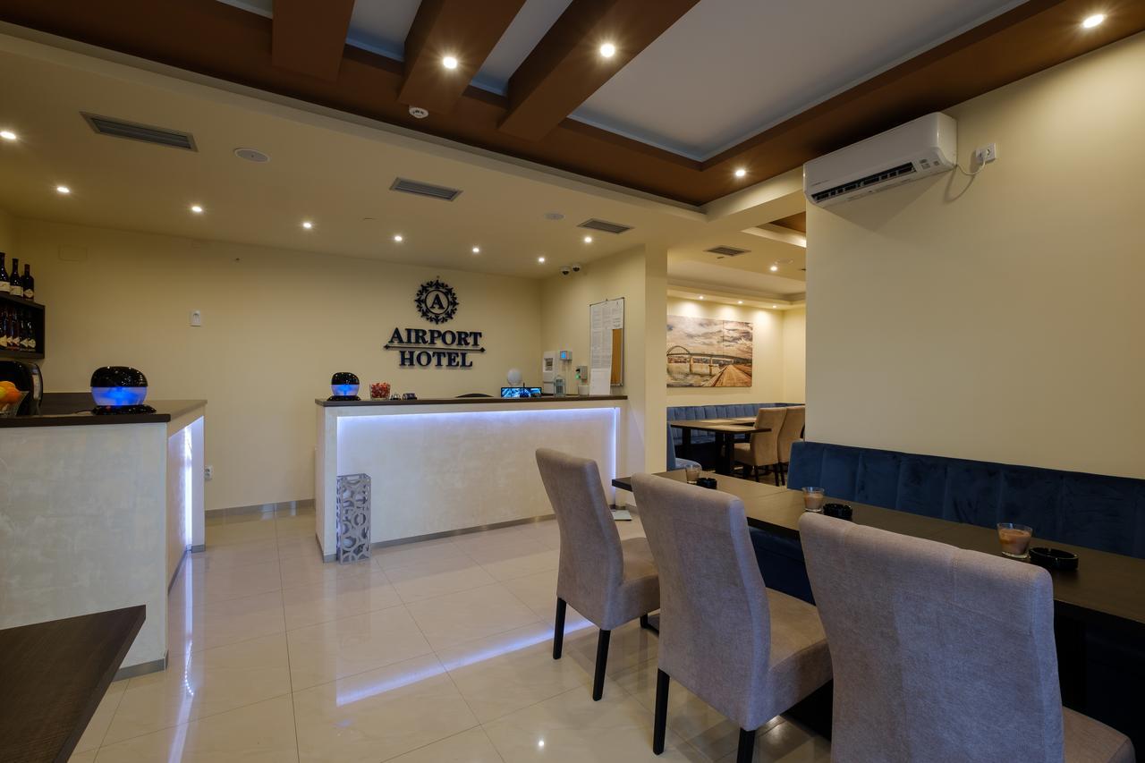 Airport Hotel Garni Belgrad Exteriör bild