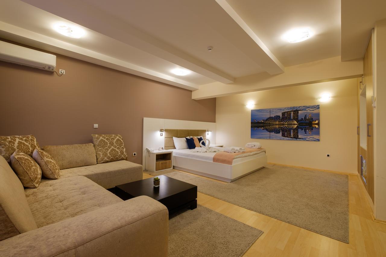 Airport Hotel Garni Belgrad Exteriör bild